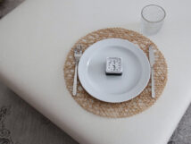 Plate with clock, intermittent fasting